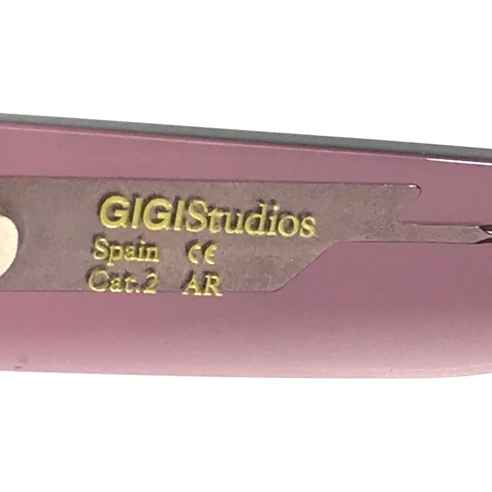GiGi brand new